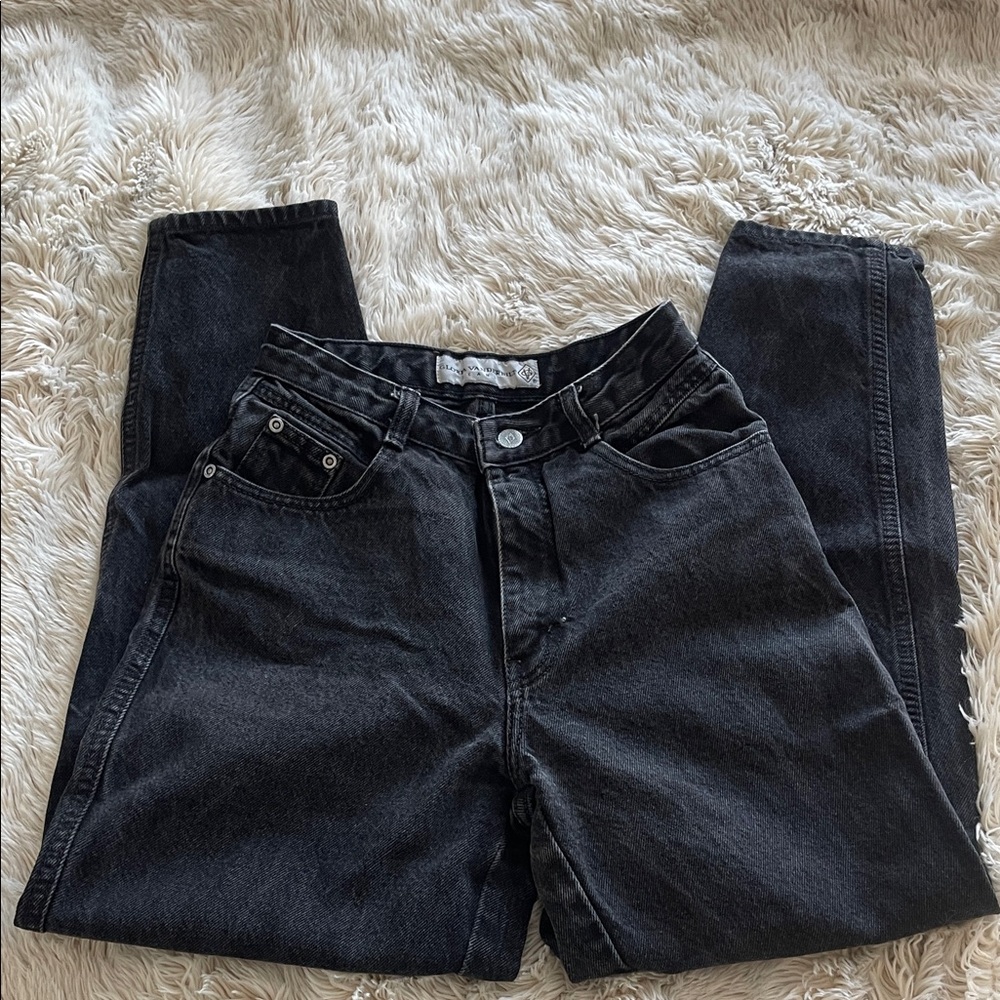 Gloria Vanderbilt mom jeans in black denim